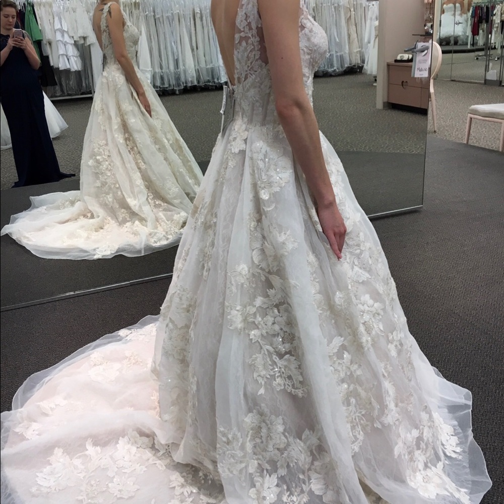 Wedding Gown! David’s Bridal NWT - Picture 4 of 6